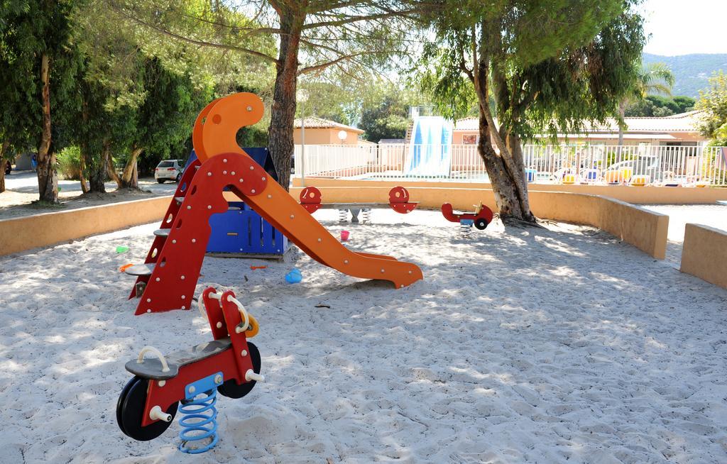 Camping Les Castors Calvi  Buitenkant foto