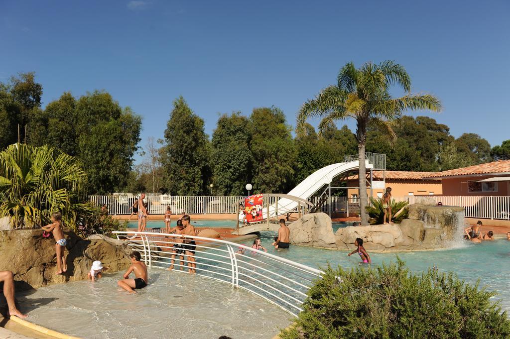 Camping Les Castors Calvi  Buitenkant foto